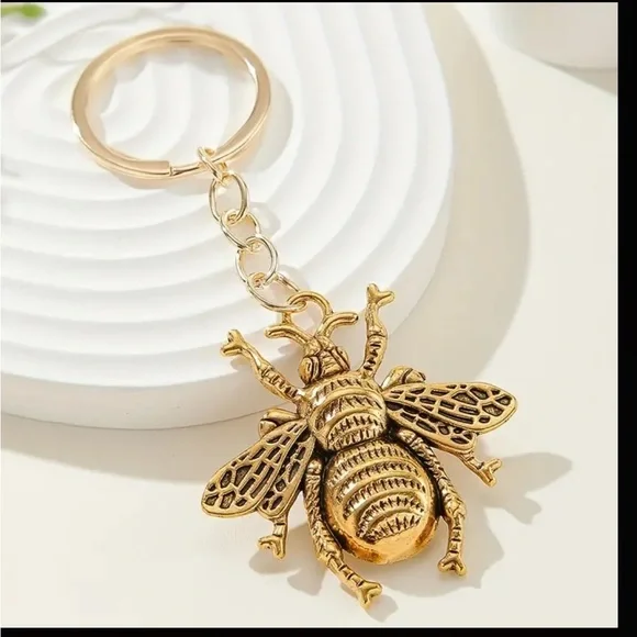 Golden Bee Keychain - Picture 1 of 4